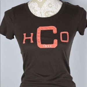 Woman’s Medium Hollister Tee